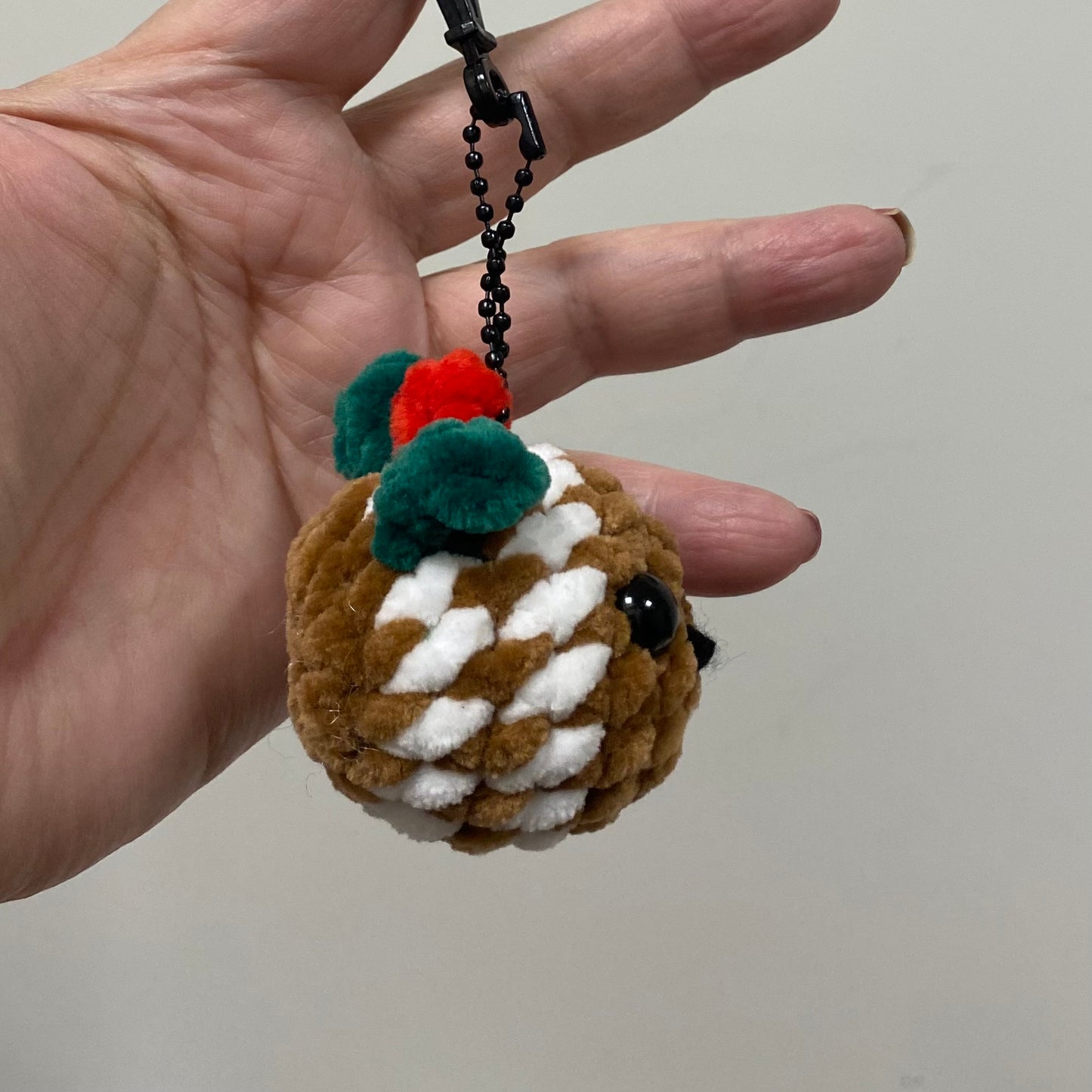 Christmas Pudding Bee Ornament/Keychain